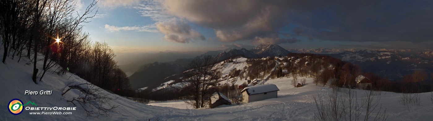 63 Panoramica dal Monte Tesoro verso Pertus, Ocone, Camozzera, Resegone.jpg
